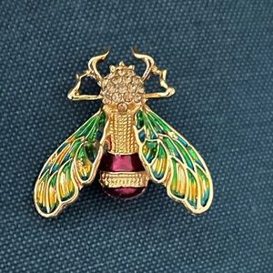Gorgeous Bee 🐝 Brooch🔥